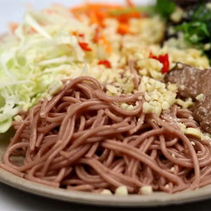 Nouilles de riz brun du Vietnam de qualité supérieure, emballage en vrac, biologiques, sans gluten, végétaliennes, saines, sans OGM, pâtes séchées asiatiques, vente en gros, OEM, ODM - Product Image 1