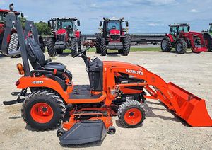 Tracteur miniature 4x4 haute performance 25 CV avec moteur et pompe pour le travail du sol, la tonte, le remorquage et les tâches agricoles - Product Image 2