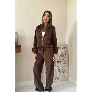 Trajes de Terciopelo Fino Marrón al por Mayor, Traje Elegante para Fines Comerciales - Product Image 1