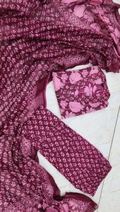 Vêtements décontractés pour femmes indiennes Kurti en coton imprimé de fleurs avec col en V et pantalon et impression complète Dupatta - Product Image 4