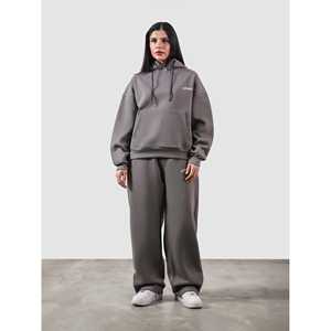 Camiseta Utilitaria para Hombre en Gris Granito, Corte Holgado con Diseño de Bolsillo, Hecha de Tela de Felpa Francesa 100% Algodón - Product Image 6