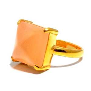 Nueva llegada de dama de honor, atractivos anillos chapados en oro, anillos de Calcedonia de melocotón, anillo chapado en oro de plata con piedras preciosas de Calcedonia - Product Image 1