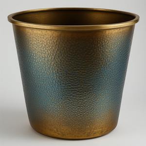 Poubelle en métal élégante sans couvercle, à pédale, conçue pour la décoration intérieure, alliant fonctionnalité, durabilité et design élégant - Product Image 4