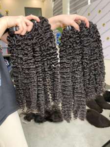 Perruque eurasienne sans colle avec extensions de cheveux humains vietnamiens à cuticule alignée style boucles italiennes - Product Image 5