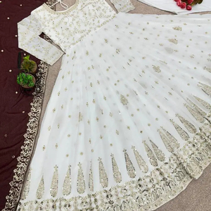 ปาร์ตี้นักออกแบบใหม่สวมชุดเดรสดิจิตอลแฟนซีเรียบง่ายสวยงามพร้อมเดรสผ้าดิบัตต้าคุณภาพสูงชุดเดรสผ้าพรีเมี่ยม - Product Image 2