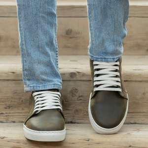 Vente en gros de baskets basses en cuir véritable olive pour hommes, chaussures habillées décontractées de haute qualité de marque OEM - Product Image 6