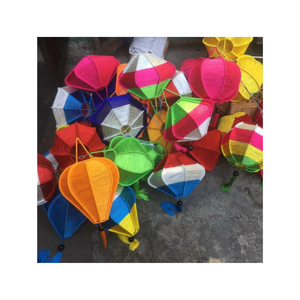 Lanternes en soie de bambou naturel les plus vendues pour la décoration, lanterne en soie traditionnelle de Hoi An de haute qualité de 99 GD - Product Image 1