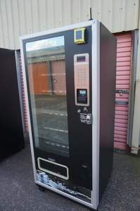 Distributeur automatique réfrigéré, 60 emplacements avec lecteur de carte bancaire, accepteur de pièces et de billets à vendre - Product Image 4