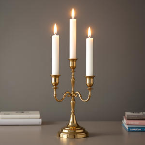 Candélabre en or luxueux support à Triple cône intemporel disponible Design élégant pour la maison ou le décor d'événement bougeoir à 3 bras - Product Image 6