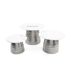 Lot de 3 supports en marbre blanc avec base martelée en métal doré Cascades pour Ramadan Eid Décoratif Dates & Sweet Stand - Product Image 2