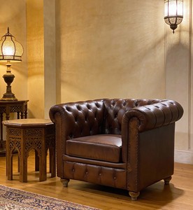 Sofá Chesterfield de Lujo de Primera Calidad de Inspiración Vintage con Diseño Elegante, Artesanía Superior y Estilo Clásico para el Hogar - Product Image 2