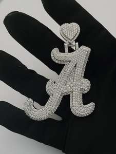 Colgante Personalizado con Letra A y Corazón en Plata 925, Completamente Engastado con Moissanita VVS, Joyería Hip Hop - Product Image 5