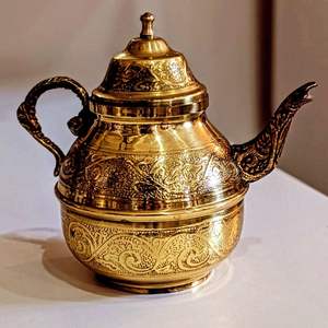 Tetera de metal hecha a mano de primera calidad adecuada para ocasiones de regalo, bodas, aniversarios y piezas de presentación de decoración del hogar - Product Image 5