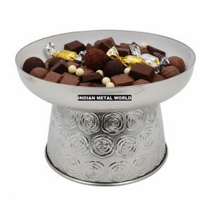 Bol de présentation en métal martelé argenté exclusif, bol à chocolat, porte-dessert pour mariage, fête et occasions spéciales en vente - Product Image 6