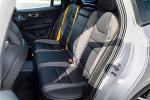 VULVO V VI 0 Wagon 2021, Automático, Turbo, Cuero, R18, Aleación de Aluminio Oscuro, Techo Solar Panorámico Eléctrico, Luces LED - Product Image 2