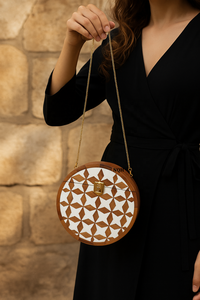 Pochette de soirée de luxe faite à la main en bois et résine, durable et écologique, avec incrustation géométrique, sac à bandoulière avec chaîne, logo personnalisé - Product Image 2