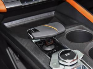 Auto Deportivo 4x4 de Gasolina 2023 con 4 Asientos, Motores de Tracción Única, Vehículo Nuevo de Gasolina, Sin Accidentes y Listo para Enviar - Product Image 5