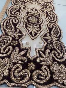 Camino de mesa de tul de terciopelo con cuentas a mano para decoración del hogar y decoración de mesa de comedor - Product Image 4