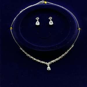 Conjunto de collar con colgante de lágrima CZ clásico con pendientes joyería nupcial 25-30gm - Product Image 1