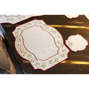 Posavasos Navideño con Bordado Floral de Campanas, 15 cm, Resistente a las Manchas, Tapete Festivo para Bebidas con Diseño Decorativo - Product Image 5