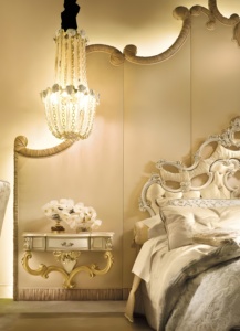 Juego de Dormitorio King de Lujo de Mediados de Siglo, Estilo Moderno Italiano, en Madera de Caoba, con 2 Mesitas de Noche Talladas a Mano, 1 Banco, Madera Maciza Duradera y Ecológica - Product Image 6