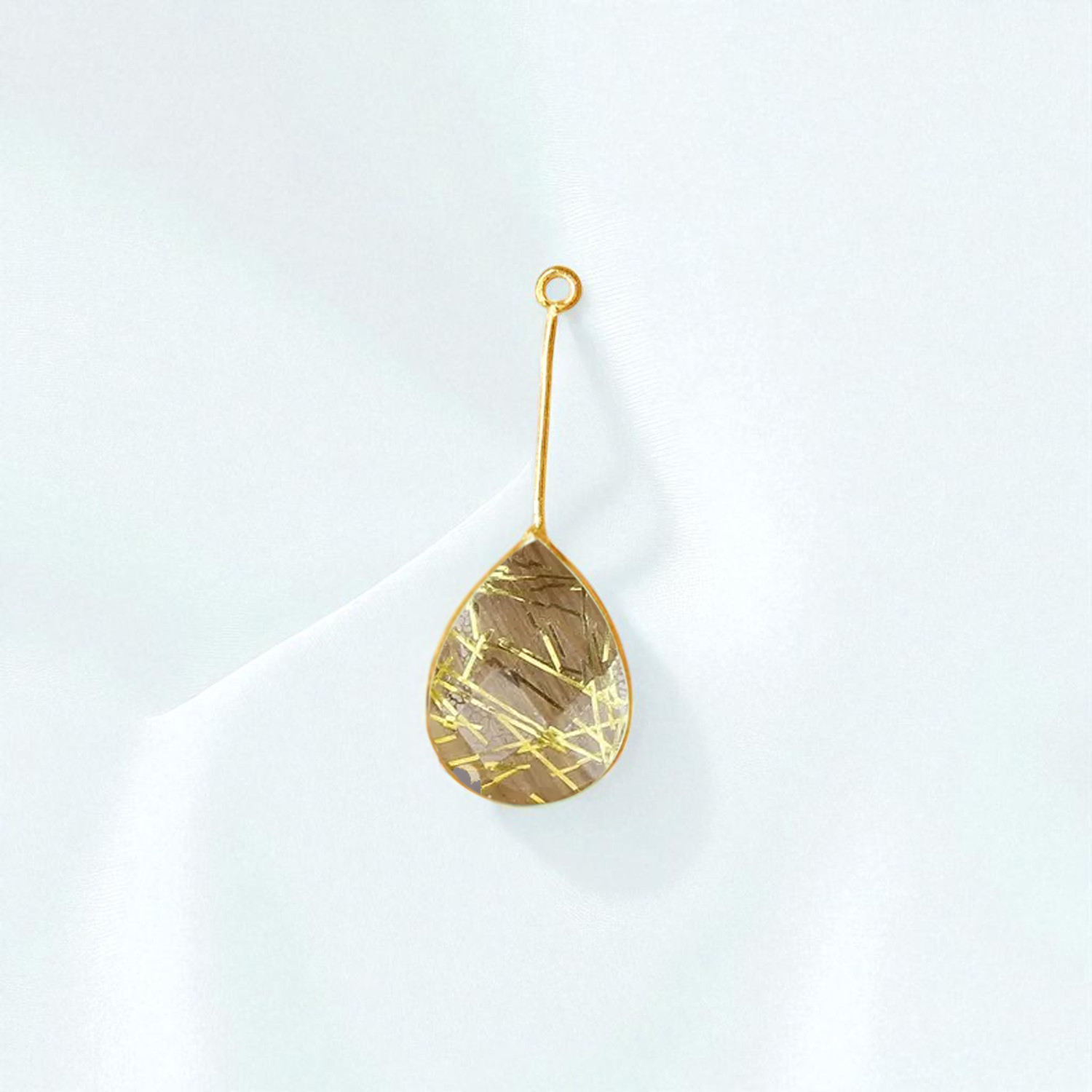 รูไทล์สีทอง