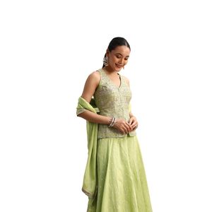 ชุดเคอร์ตาพาลาซโซปักลายสีเขียวอ่อนเสื้อผ้าพื้นเมืองสำหรับผู้หญิง - Product Image 2
