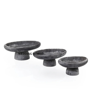 Ensemble de trois bols à chocolat en résine, forme ronde, luxe, élégants, classiques, raffinés. - Product Image 4