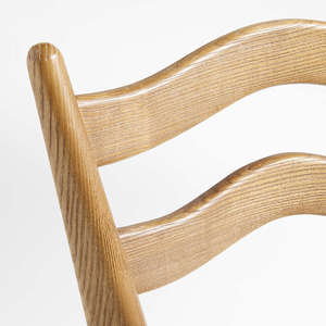 Chaise de salle à manger moderne en bois brun noisette, design en teck et acajou pour hôtels, appartements et centres commerciaux - Product Image 4