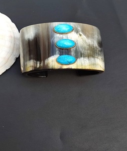 Brazalete de Cuerno de Búfalo con Artículo Negro de f s international, Hecho en India - Product Image 2