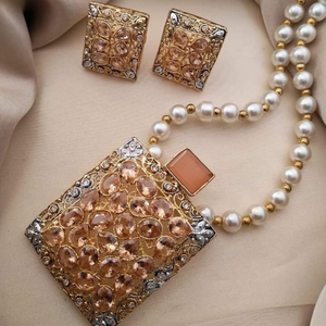 Vente flash : Parure de bijoux en or 18 carats plaqué or, style indien, avec zircon artificiel Kundan, pour fiançailles, mariages et fêtes - Product Image 5