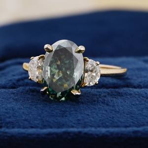 Anillo de corte ovalado, cojín verde oscuro, anillo de moissanita, joyería elegante hecha a mano, anillo llamativo de piedra verde, regalo para mujer, moda - Product Image 4