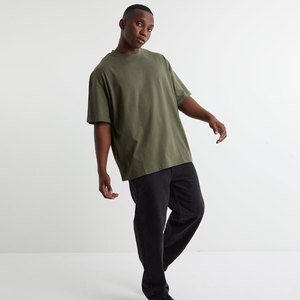 T-shirt pour homme en tissu doux, léger, à manches courtes, décontracté pour le streetwear, la mode quotidienne et les applications d'impression de logo personnalisé - Product Image 4
