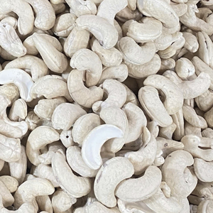 ขายส่งเม็ดมะม่วงหิมพานต์ดิบเวียดนาม ยี่ห้อซานติโก เกรด W240 บรรจุภัณฑ์ 22.68 กก. รับผลิตแบบ OEM ODM - Product Image 1