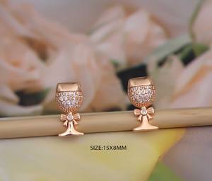 ต่างหูดีไซน์แก้วไวน์ สวยหรู ทันสมัย ประดับเพชรซิร์คอน สแตนเลสสตีล เครื่องประดับเก๋ไก๋ - Product Image 2