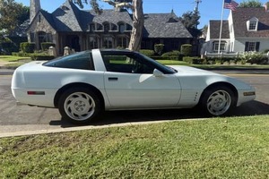 Usado 1992 Chev-ro-let Corvette Coupe PerformanceLegend TimelessCrafted SpeedBorn ClassicPower en venta - Product Image 3