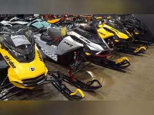 Más vendidos 2024 2025 Snowmobile 850 Indy XC 137 Último - Product Image 2