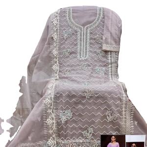 Organza Lourd Brodé Avec Zrakan Haut Et Bas Avec Organza Lourd Broderie Dupatta - Product Image 3
