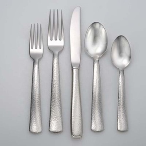 Incroyable nouveau design de couverts en acier inoxydable à manche martelé poli et mat pour la décoration de table. - Product Image 1