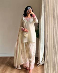 Nouvelle collection ZAIN EXPORTS : Salwar Kameez pour femme, en rayonne, coton et soie, style moderne, haut de gamme, pour les fêtes, avec bordure fantaisie, manches longues - Product Image 6