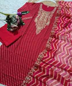 Robe Georgette Modern Daily Wear avec broderie florale chic et sequin Work kurta. - Product Image 3