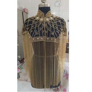 Enveloppe poncho perlée de luxe Offre Spéciale avec paillettes et perles pour mariages, événements et occasions spéciales disponibles en vrac - Product Image 4