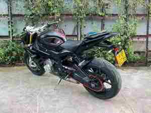 Motocicletas Deportivas B-M-W S 1000 R de Venta Rápida, Usadas, sin Escobillas - Product Image 3