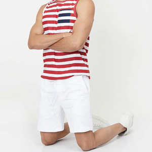 Pantalones cortos de entrenamiento personalizados de alta calidad para hombre con cintura elástica Patrón sólido y estilo casual que ofrece servicio OEM de impresión de logotipo - Product Image 2