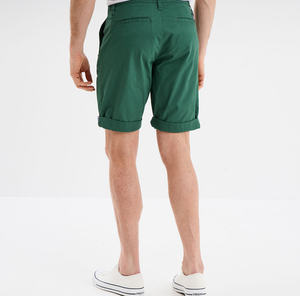 Shorts chino en toile décontractés polyvalents pour hommes en beige olive avec coupe classique, coutures renforcées, écologiques - Product Image 3