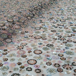 Meilleure qualité 100% polyester tissu brodé avec des perles de couture travail manuel maille matériel très demandé robes de mariée importées - Product Image 2