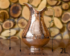 Jarra de agua grande de cobre hecha a mano con acabado tradicional perfecta para beneficios ayurvédicos interiores de granja y bebida diaria - Product Image 3