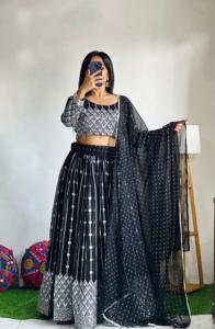 Lehenga เสื้อผ้าปากีสถานของผู้หญิงผ้าไหมงานปักดีไซน์ทันสมัยเป็นที่ต้องการมาก - Product Image 2