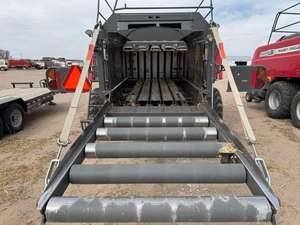 Presse à balles carrées à haute capacité Massey Ferguson LB2234XD 2023, robuste, avec moteur - Garantie de 2 ans pour une production de foin efficace - Product Image 5