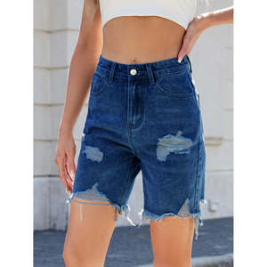 Shorts in denim vintage a vita media con logo ricamato, stile dritto, decorazioni con nappe e tecniche di lavaggio effetto invecchiato - Product Image 6